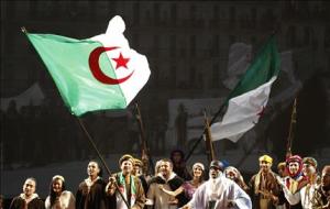 كانت فترة التسعينيّات من القرن التاسع عشر دمويّة في الجزائر